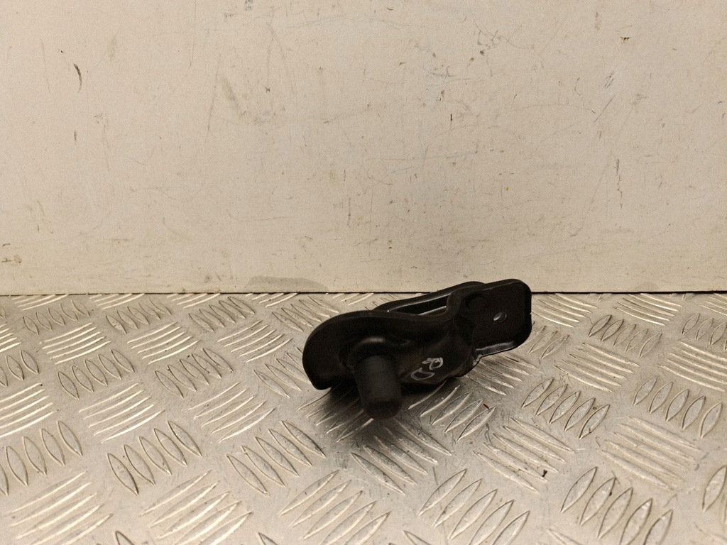 Soporte Guardabarros Škoda ELROQ 5LA806930A Der.