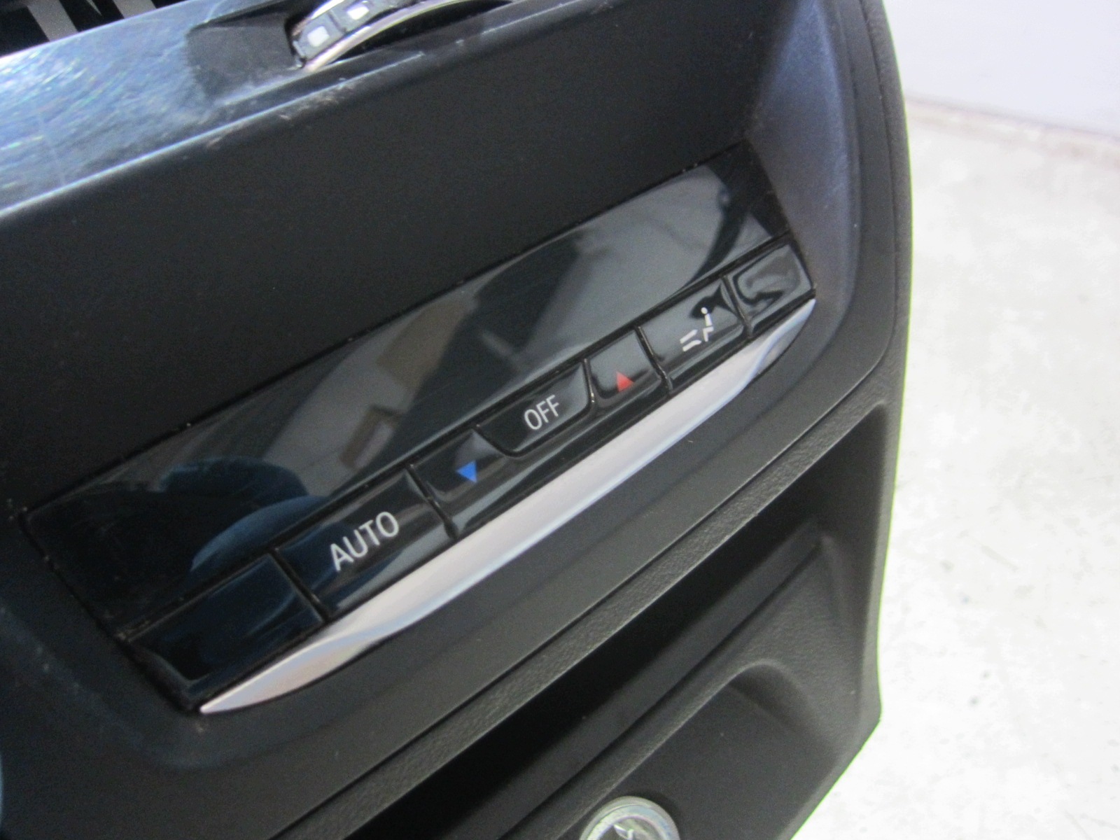 BMW X3 G01 G02 Takailmastointipaneeli image 5