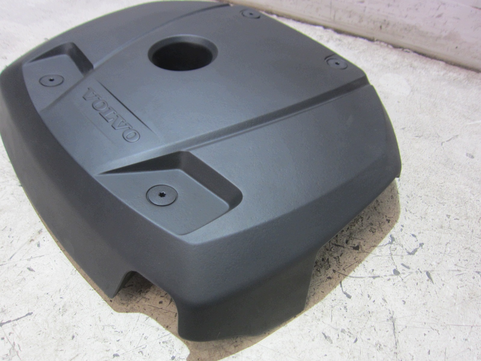 Volvo XC90 II Engine Cover 31368217 image 3