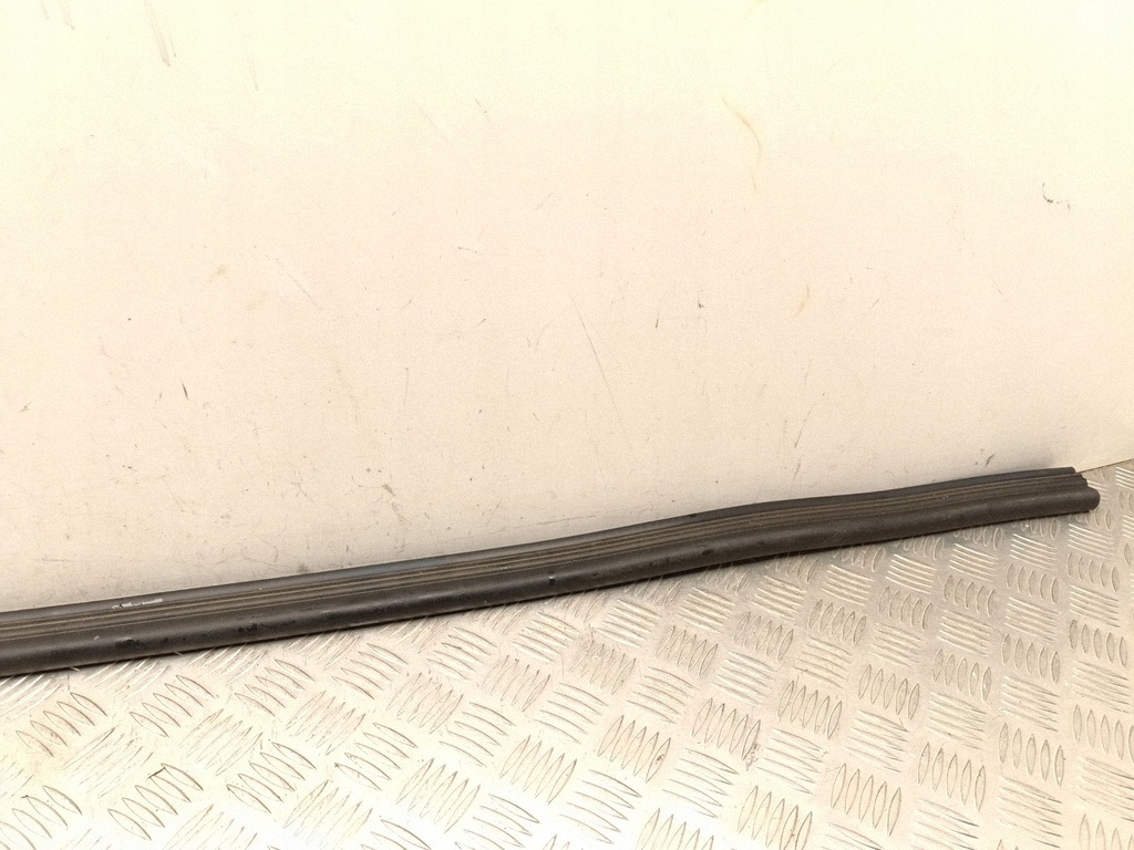 Joint de capot Skoda Enyaq IV 5LA823723 image 6