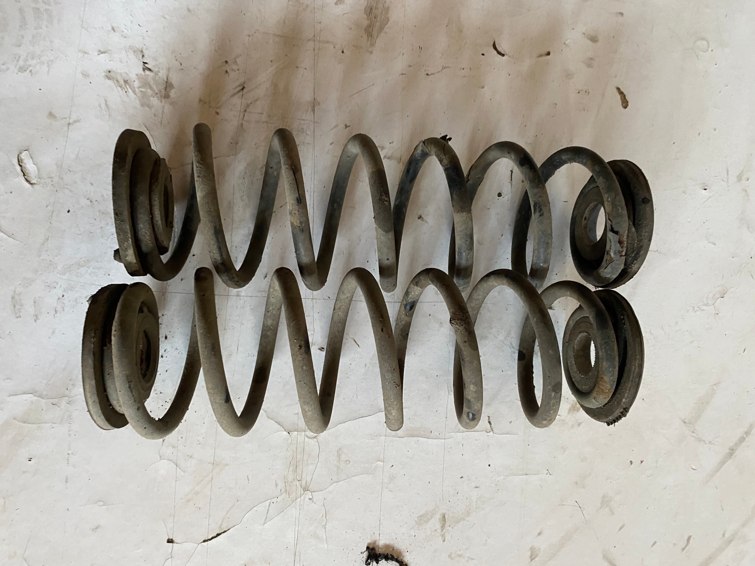 Used Rear Spring Set Skoda Superb II Wagon image 2