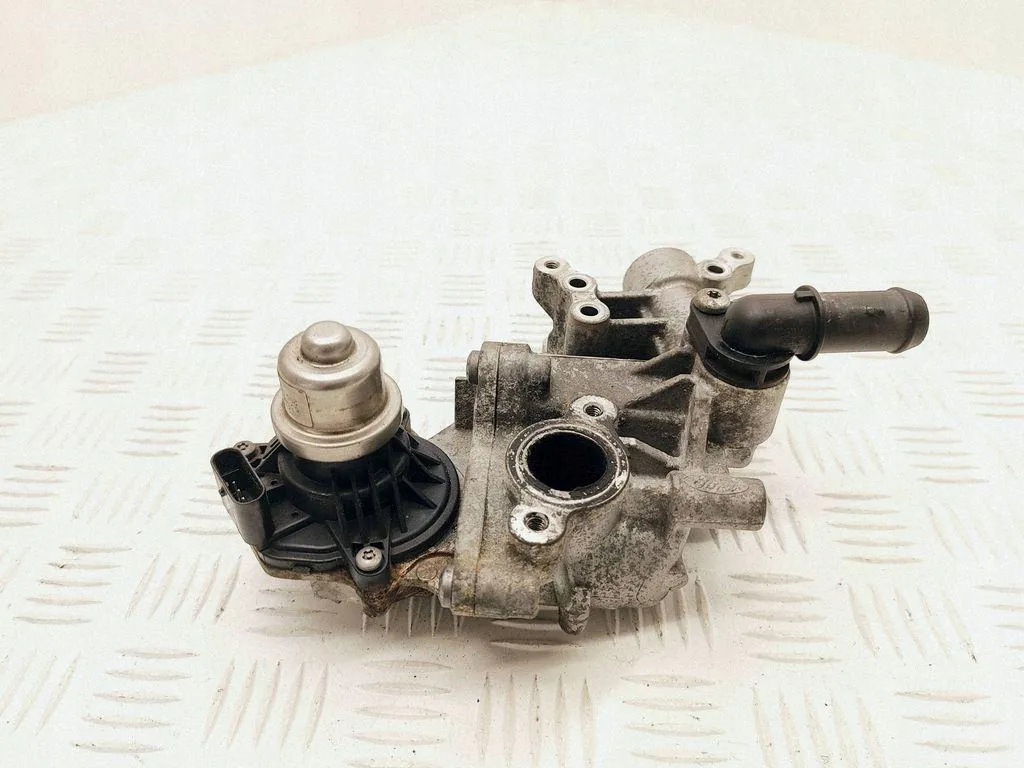 Ford HG9Q-9D475-AD vanne EGR usagée image 2