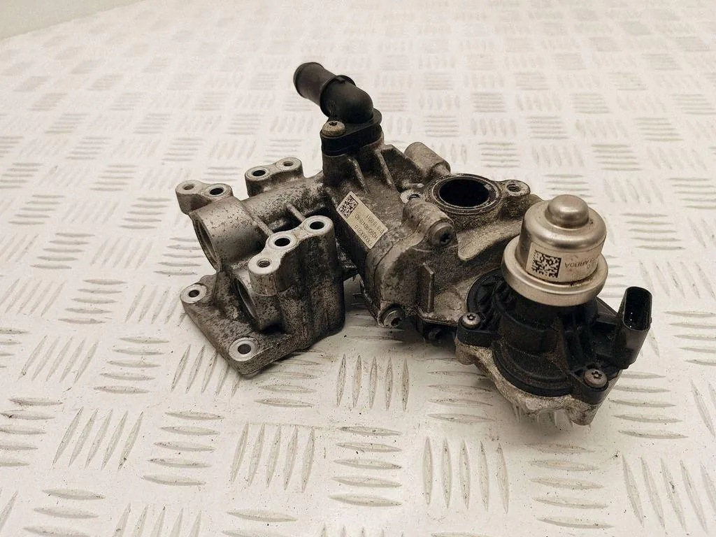 Ford HG9Q-9D475-AD vanne EGR usagée image 5