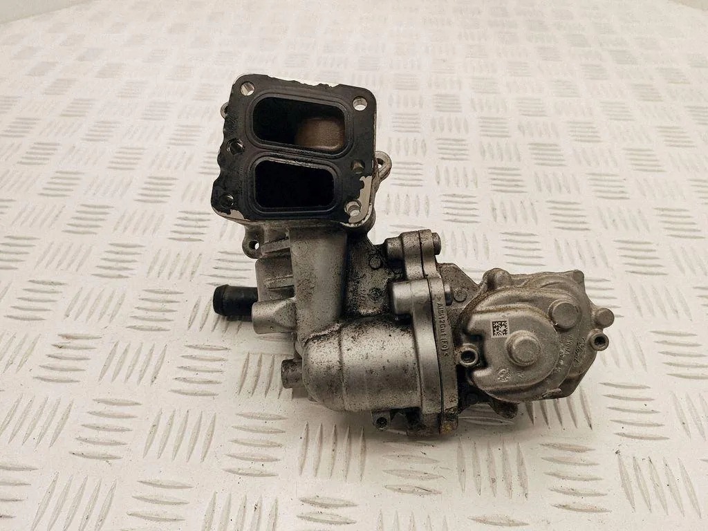 Ford HG9Q-9D475-AD vanne EGR usagée image 7