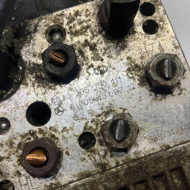 Pompe ABS Mercedes-Benz E W211 989714 image 8