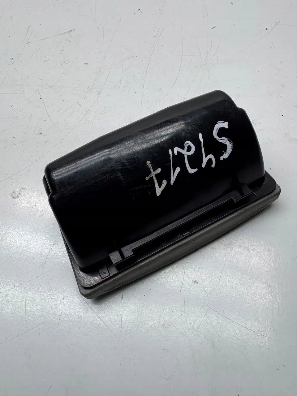 Lexus IS II 05-13 Asbak Achter 1A405006G image 4