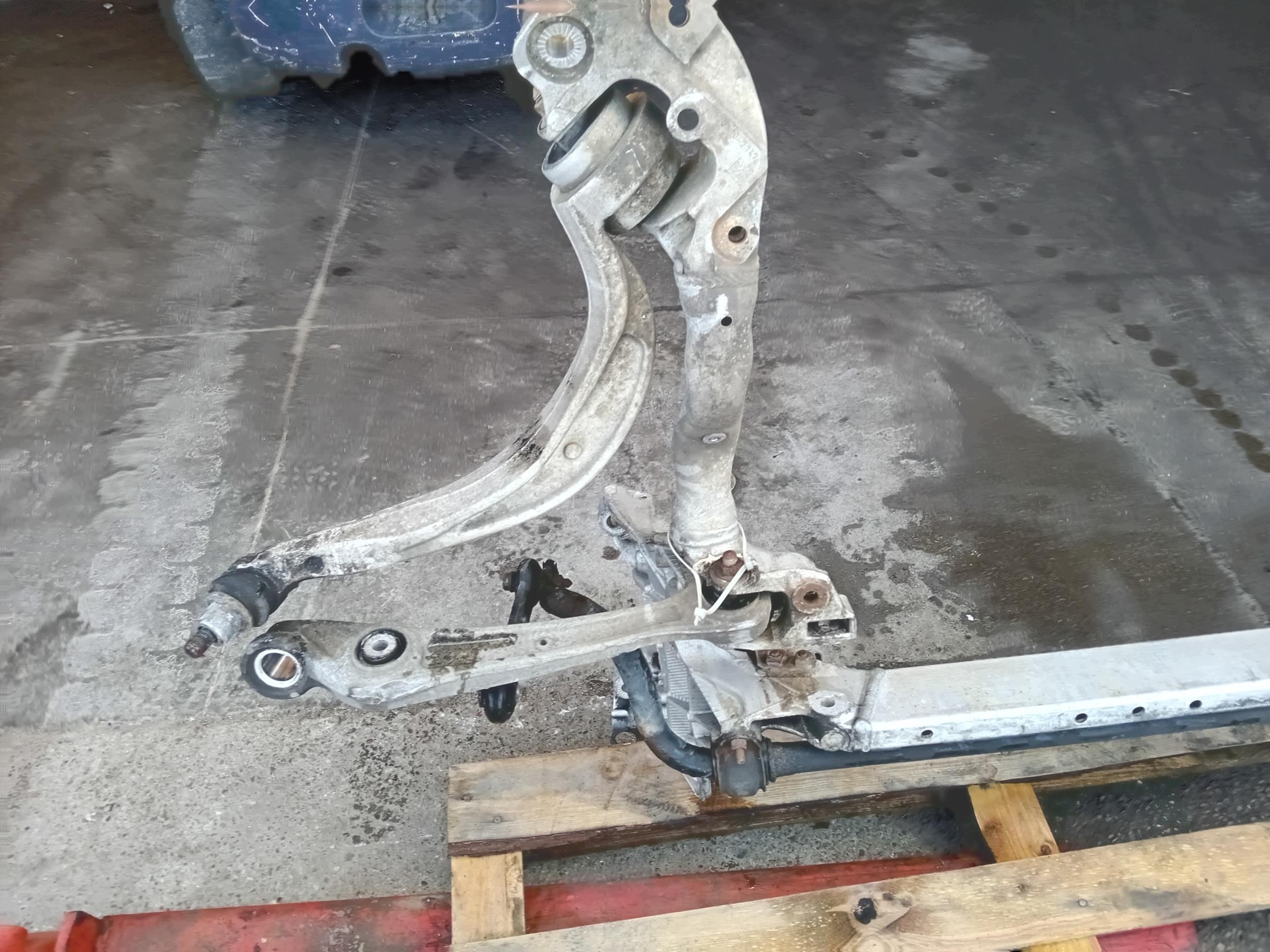 Luge avant Audi A4 B8 AA4B8SANPRZ image 6