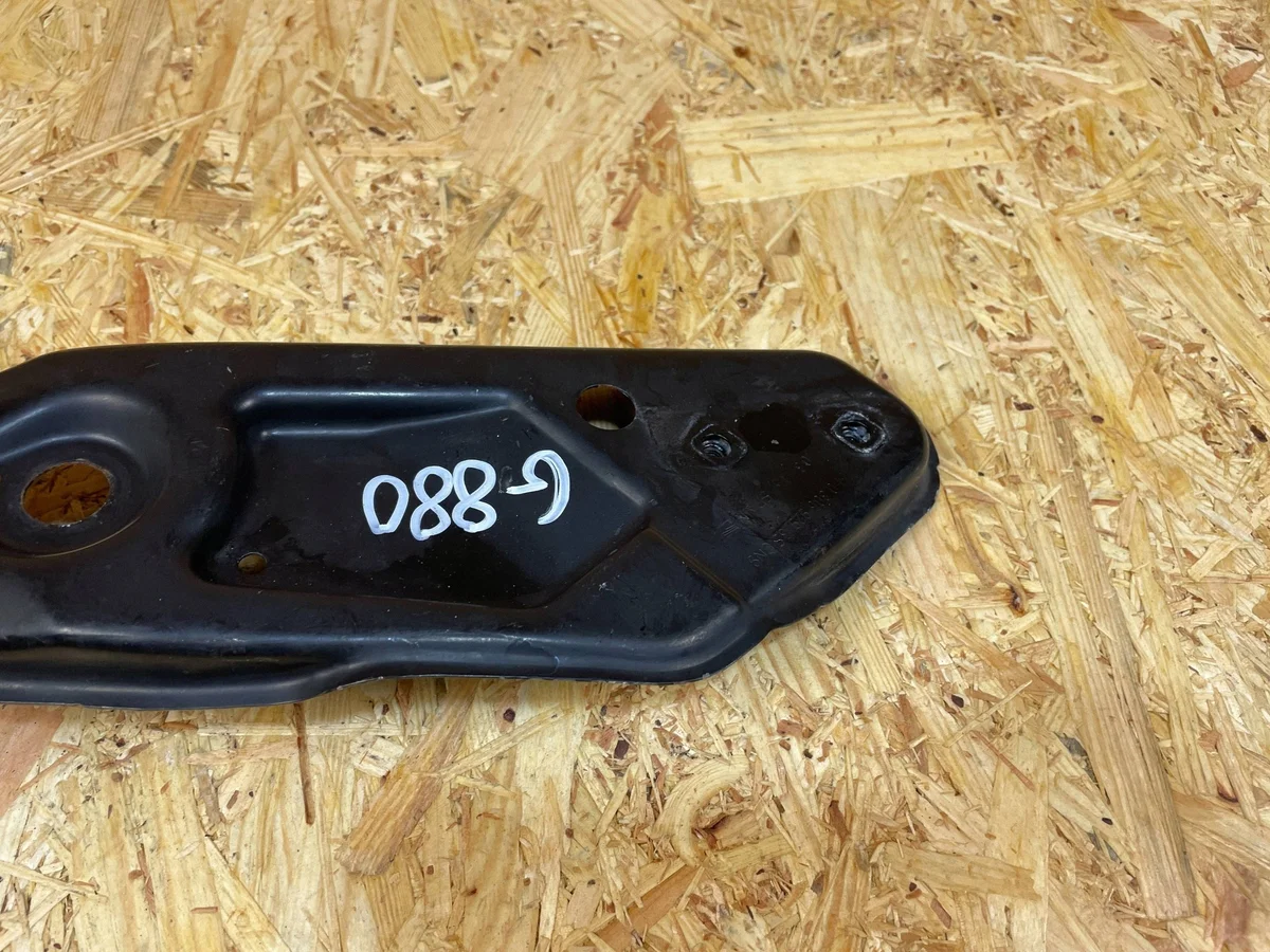 Seat Leon III 5F Front Headlight Mounting Bracket Left image 8