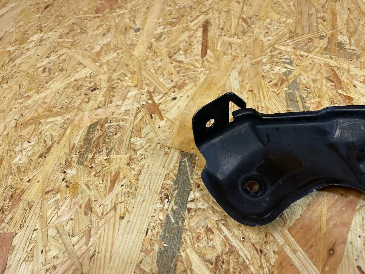 Seat Leon III 5F Front Headlight Mounting Bracket Left image 10