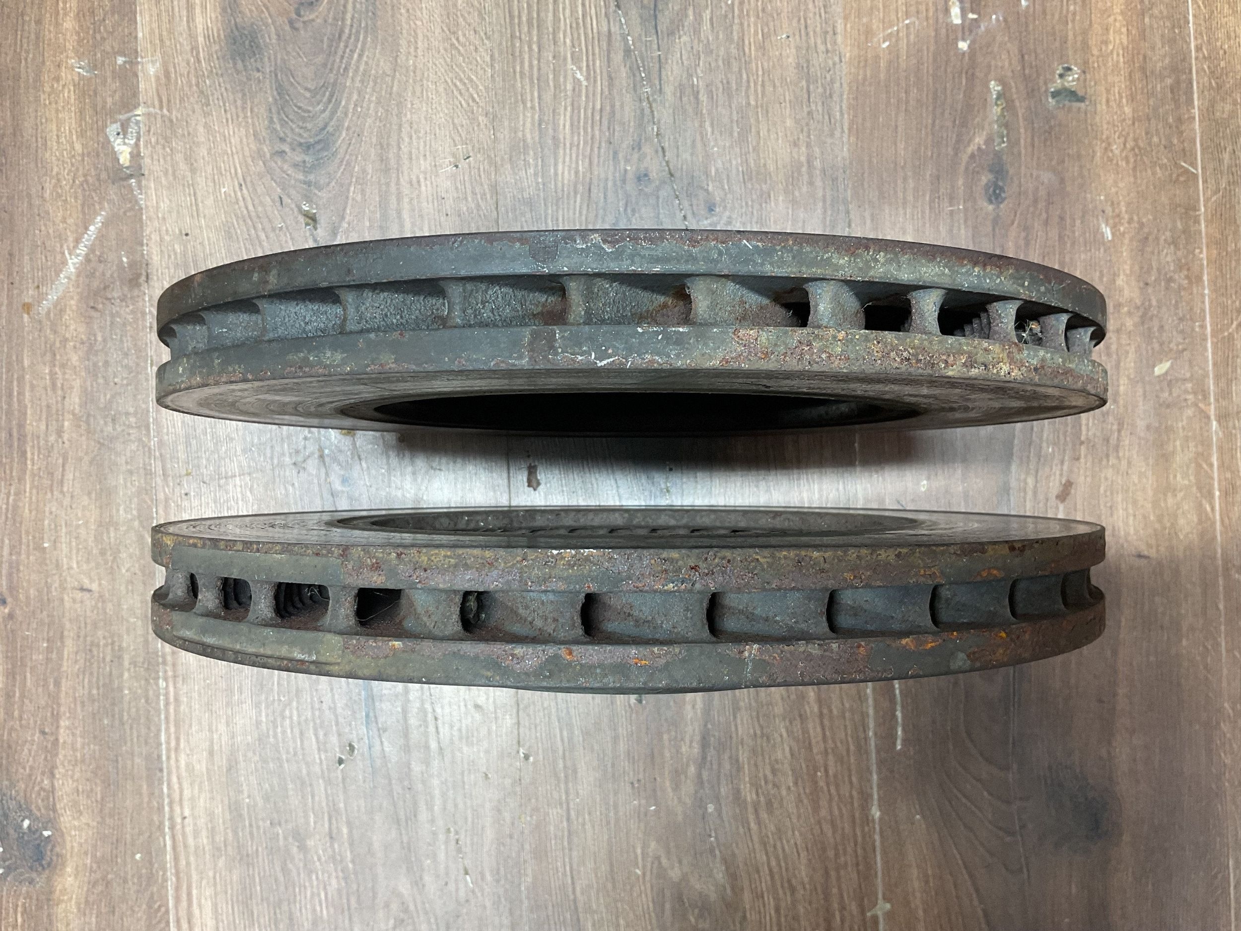Etujarrulevyt Mersu SL R129 A1294212112 image 7