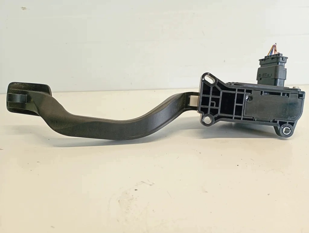 Gaspedal PEUGEOT 308 II 1.6L Diesel image 4