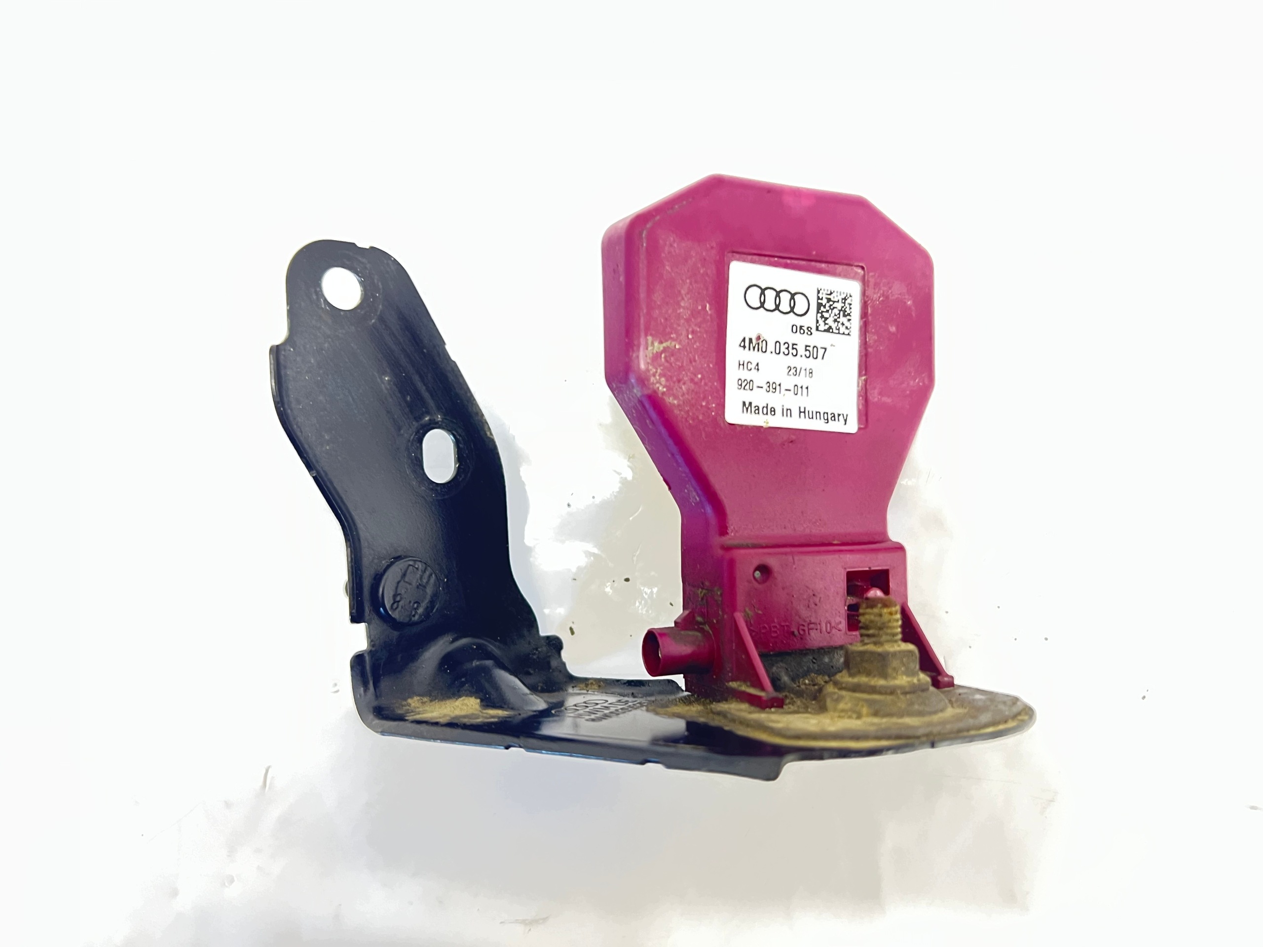 Audi A4 B9 tuki + antenni 8W0035525A image 2