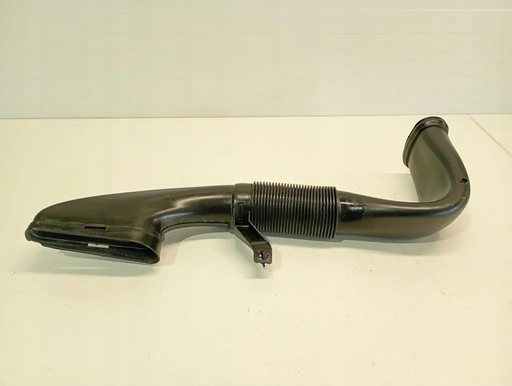 Ilmastointiletku Mercedes-Benz SLC R172 A6510900042
