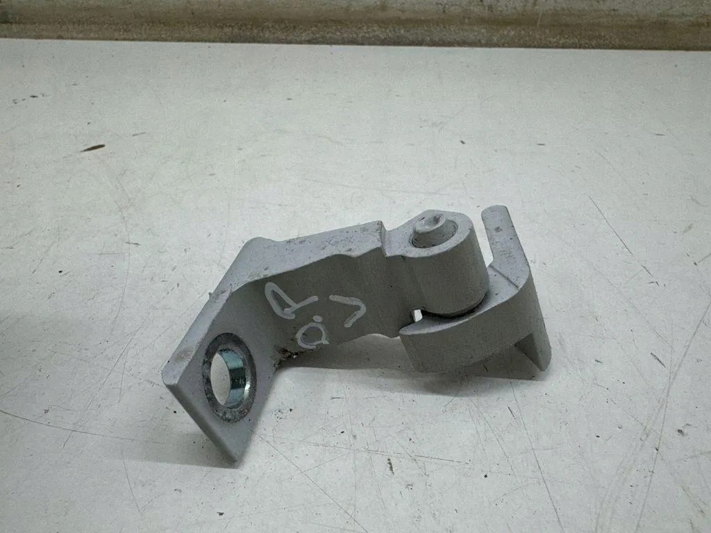 Charnière de capot droite VW 8X0831404F image 2