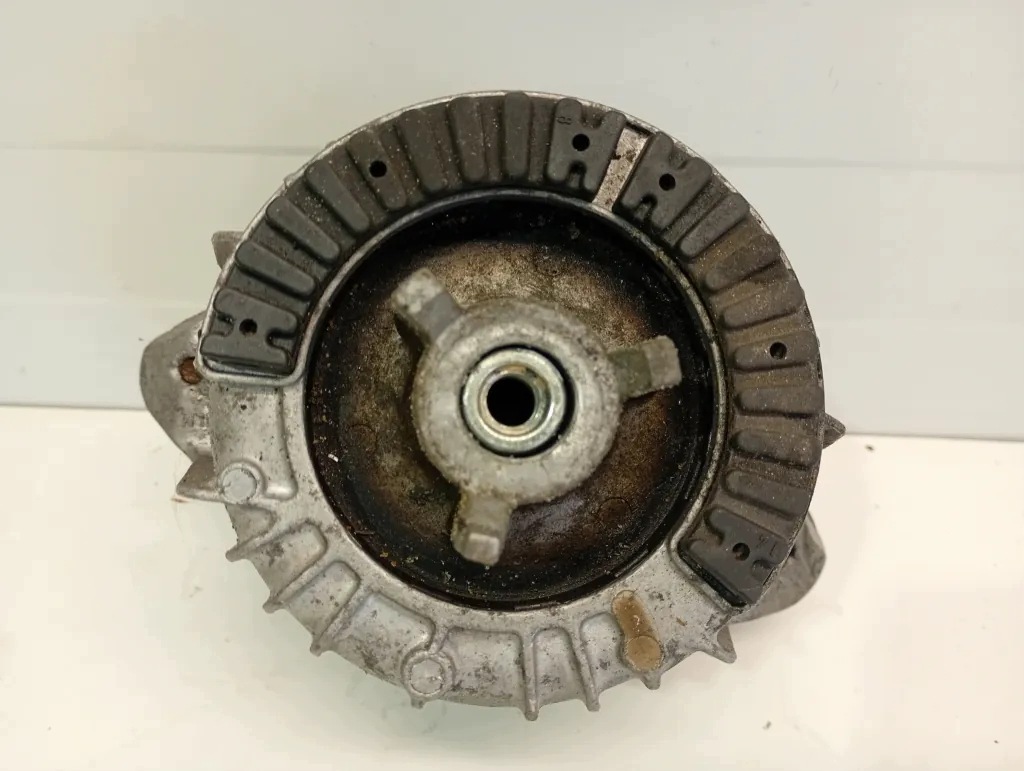 Moottorin joustin vasen SLK R172 A1722401017