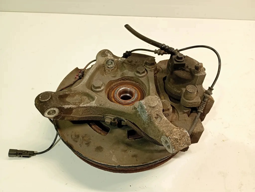 Vänster framhjulsnav OPEL ASTRA J B16060432R 2.0 diesel 2016