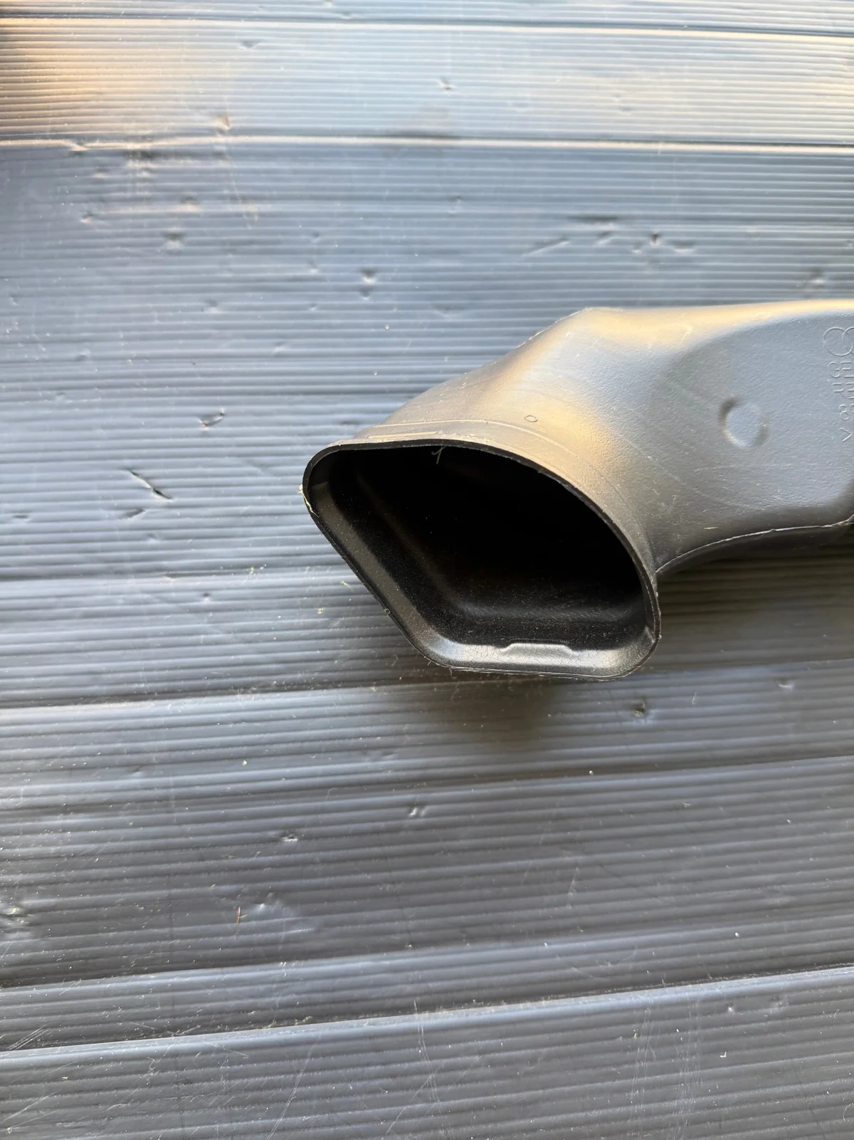 Conduit d'air gauche Audi A4 A5 8T1819656A image 5