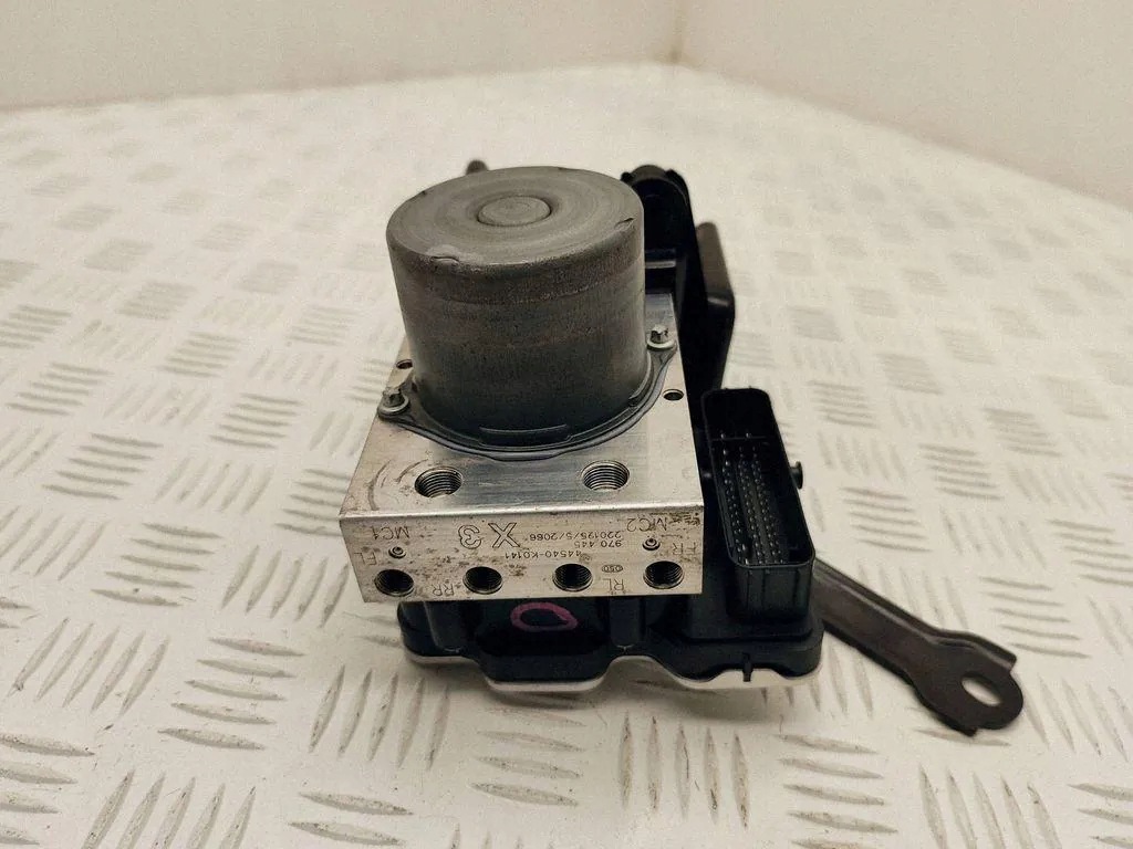 Pompe ABS Toyota Yaris (_P21_) 0515141 hybride 85kW 2021