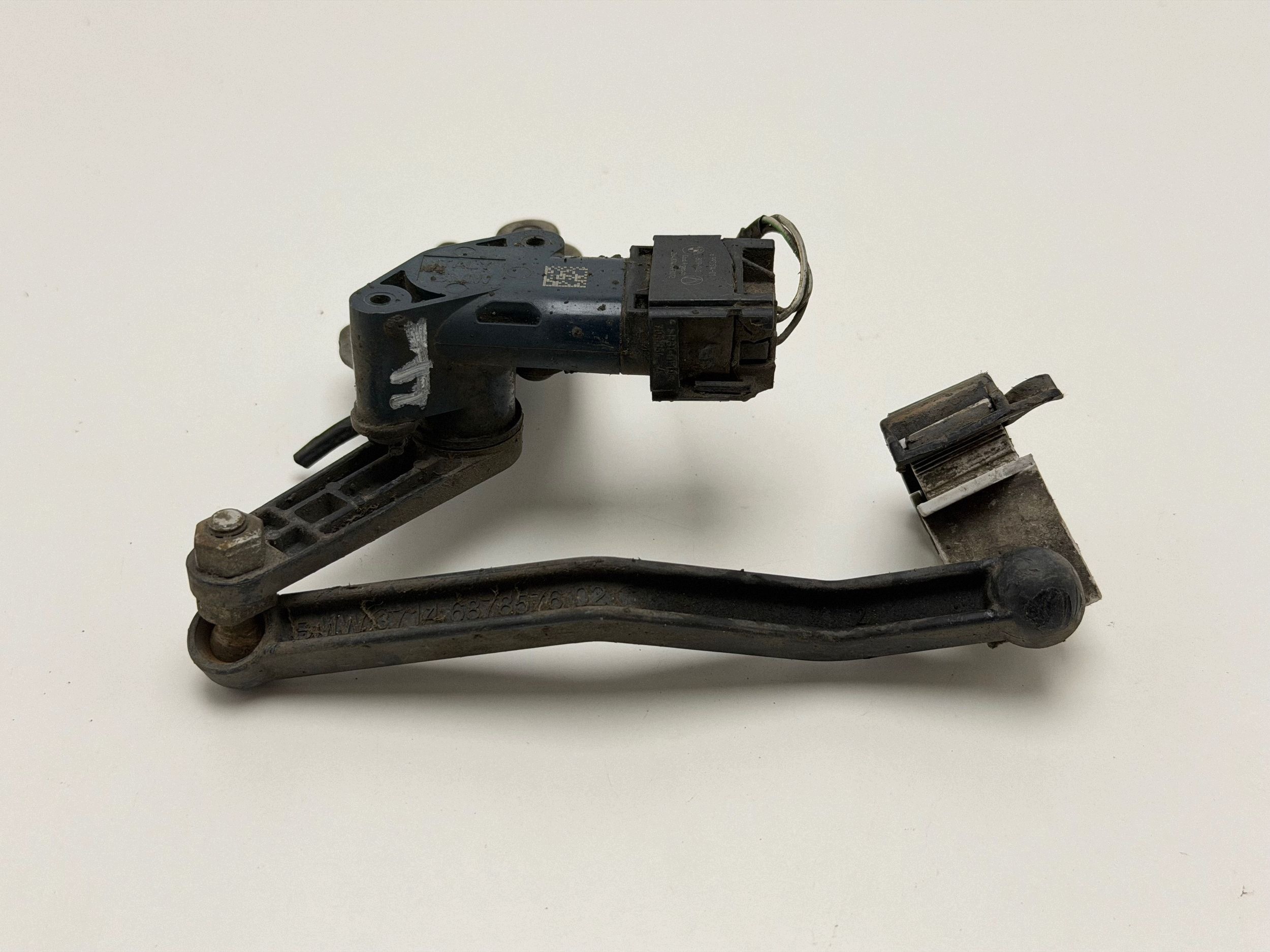 BMW 3 G20 G21 2021 Luftfederungssensor vorne image 4