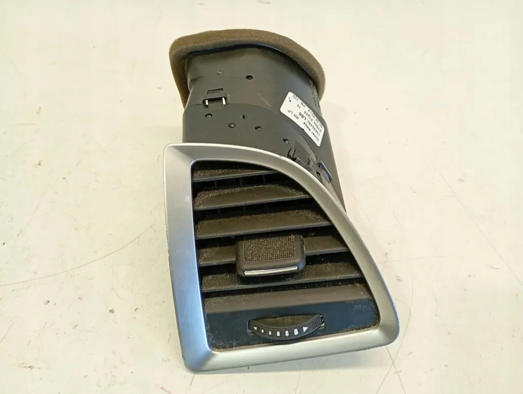 Opel Astra J Dashboard Vent 13420495 image 2
