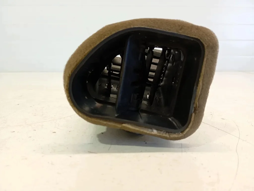 Opel Astra J Dashboard Vent 13420495 image 5