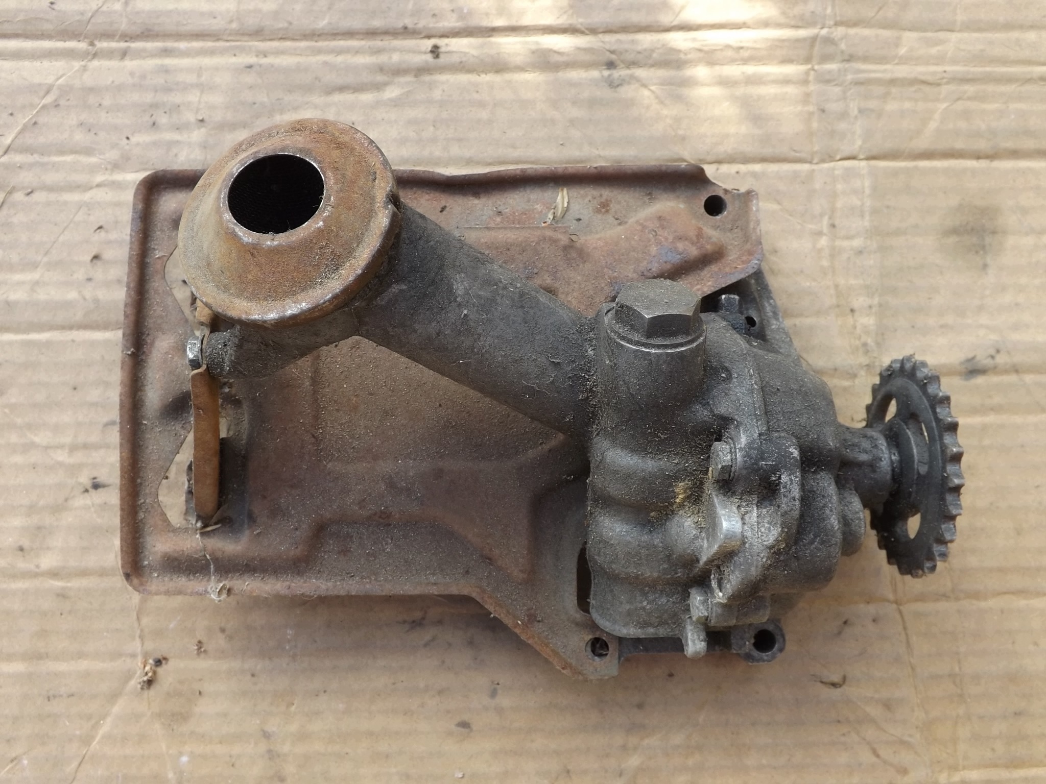Mercedes E-Class W210 Oil Pump 6021810001 image 2