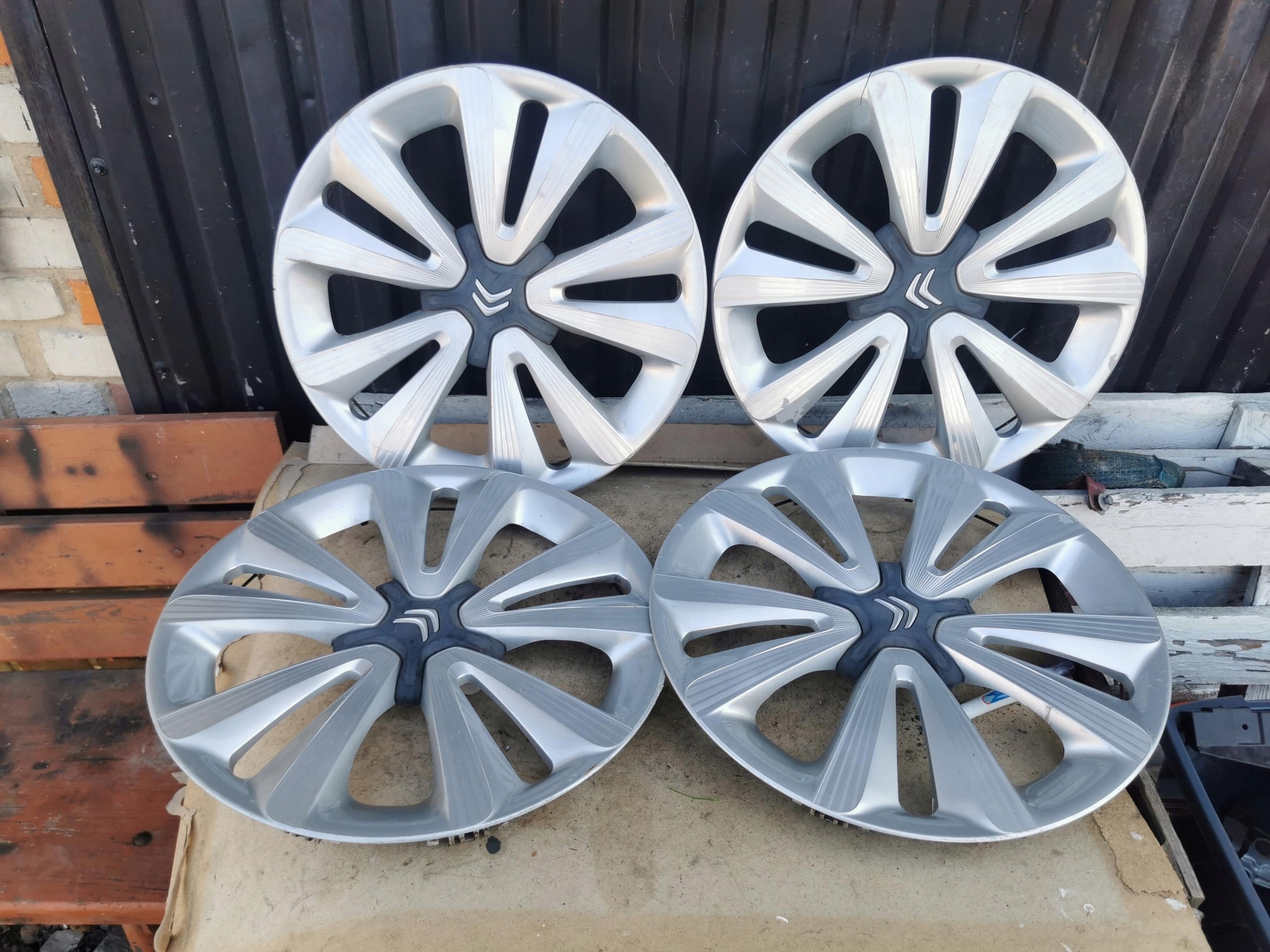 Citroen OEM Hubcap '16' 9687730477 Used