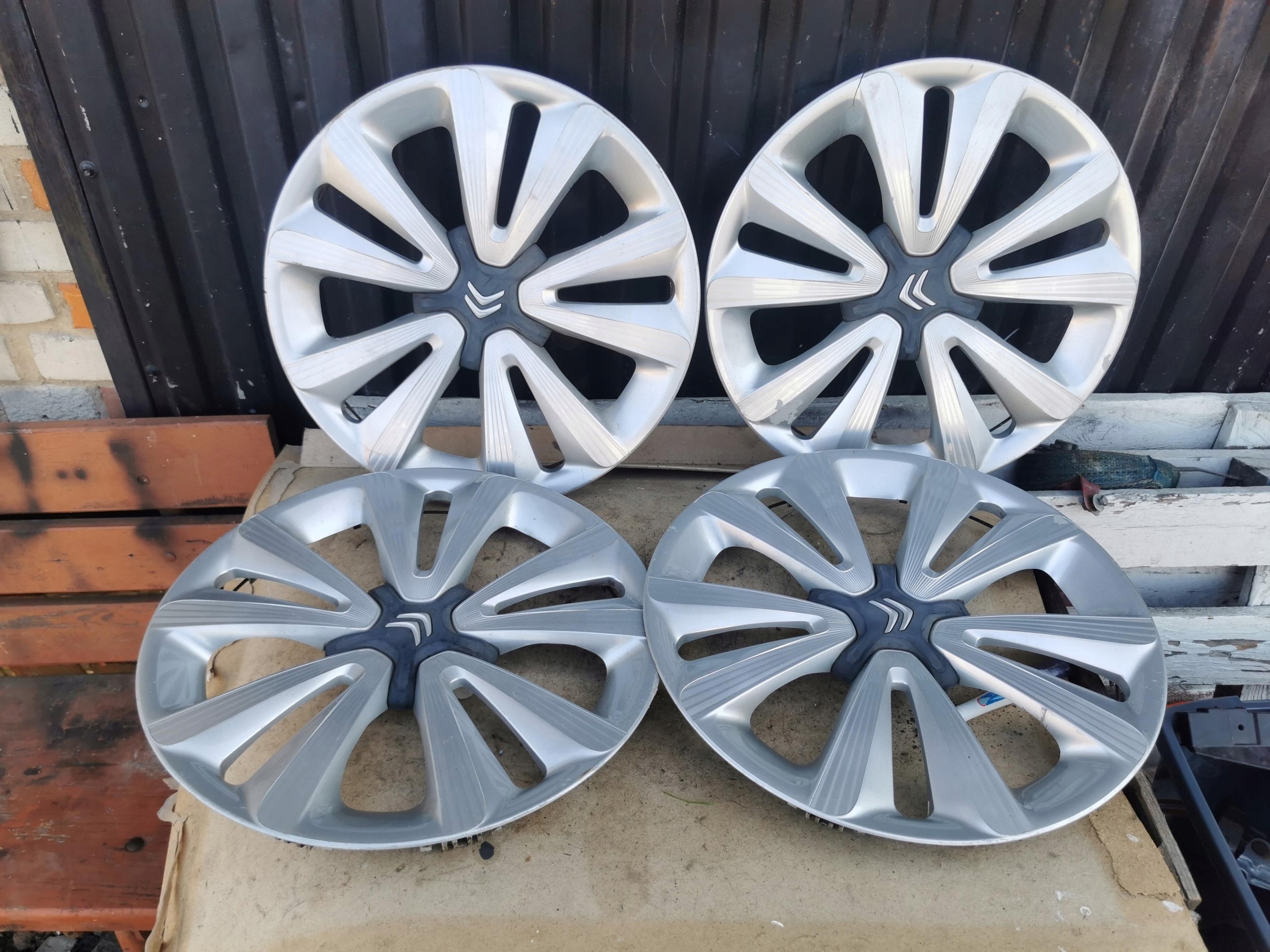 Citroen OEM Hubcap '16' 9687730477 Used