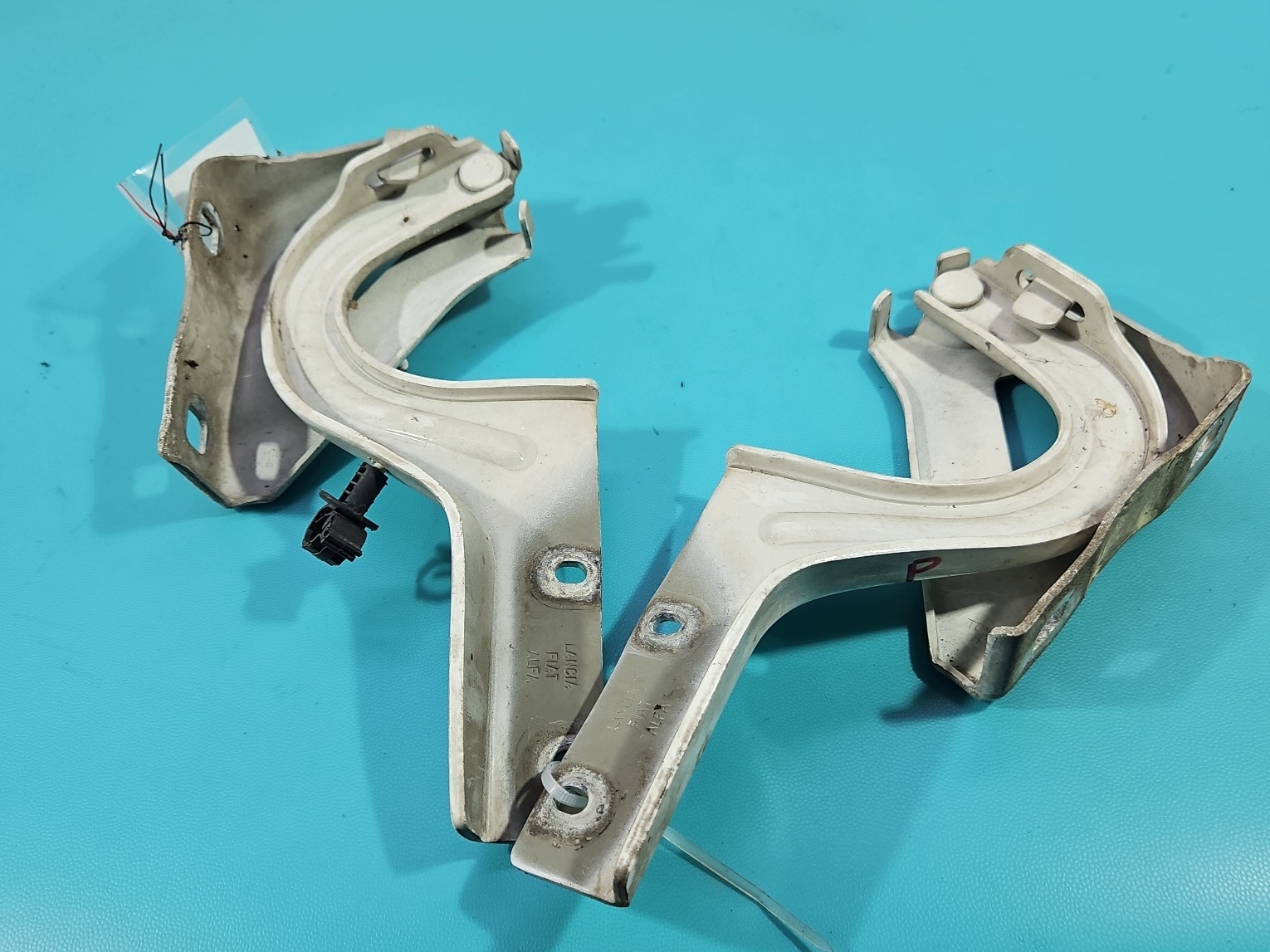 Motorhaubenscharnier-Set Fiat Doblo II 10- OEM IMPRK1601866 image 3