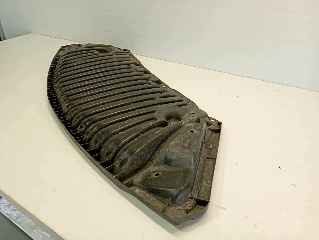 Engine Cover Mercedes E Coupe C207 A2075200623 image 3