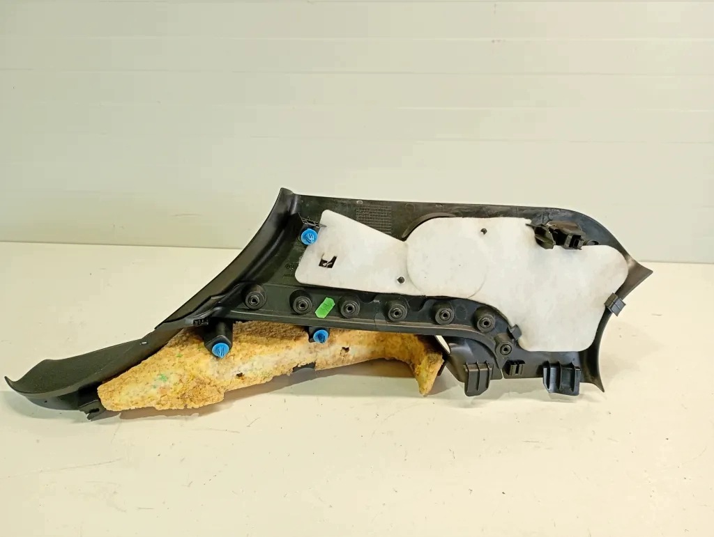 Oikea tavaratilan verhoilu MERCEDES-BENZ A (W176) A1766902025