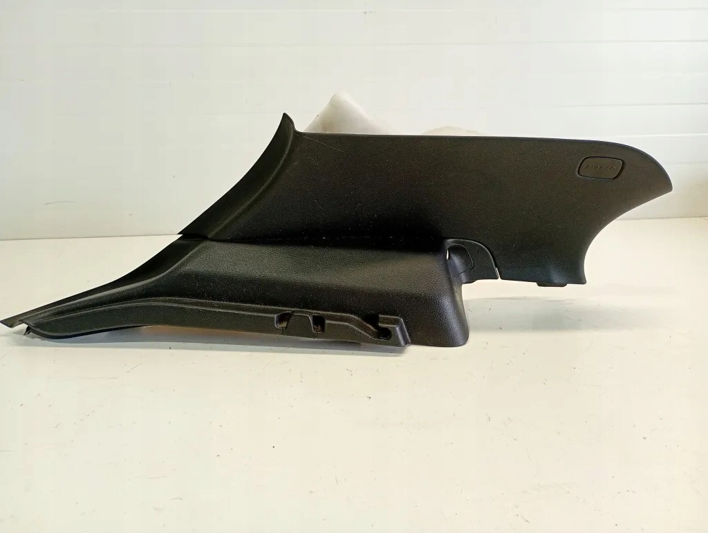 Mercedes-Benz A W176 2016 linke Seite Kofferraum-Seitenverkleidung image 2