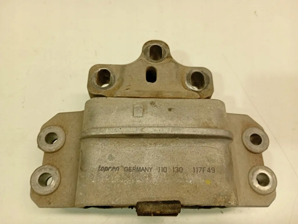 Suporte Motor Esquerdo VW Passat B6 2.0 TDI 103kW 2005 image 2
