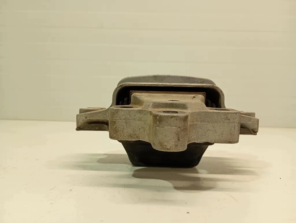 Suporte Motor Esquerdo VW Passat B6 2.0 TDI 103kW 2005 image 4