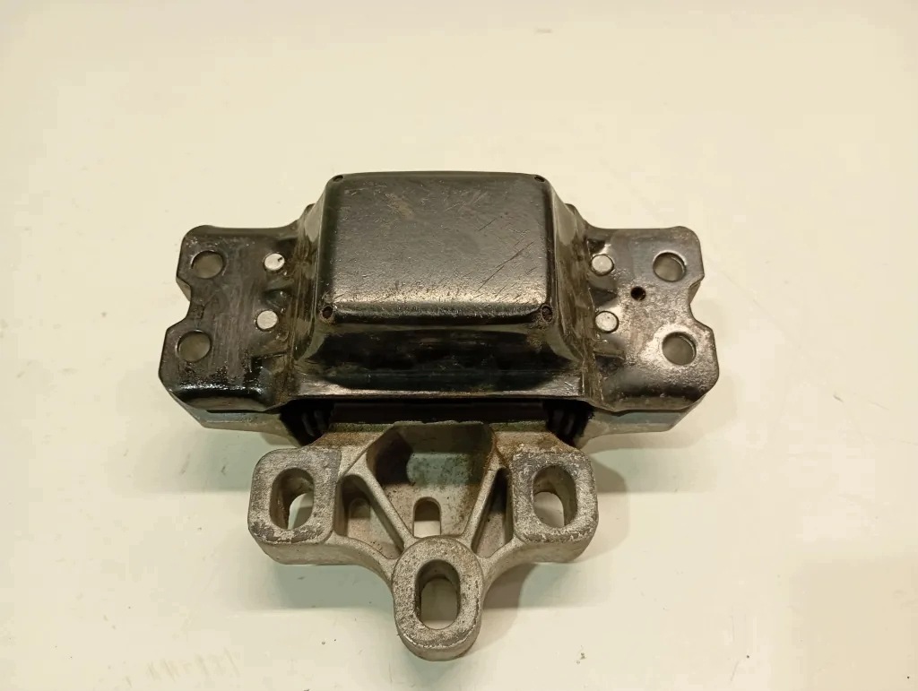 Suporte Motor Esquerdo VW Passat B6 2.0 TDI 103kW 2005 image 5