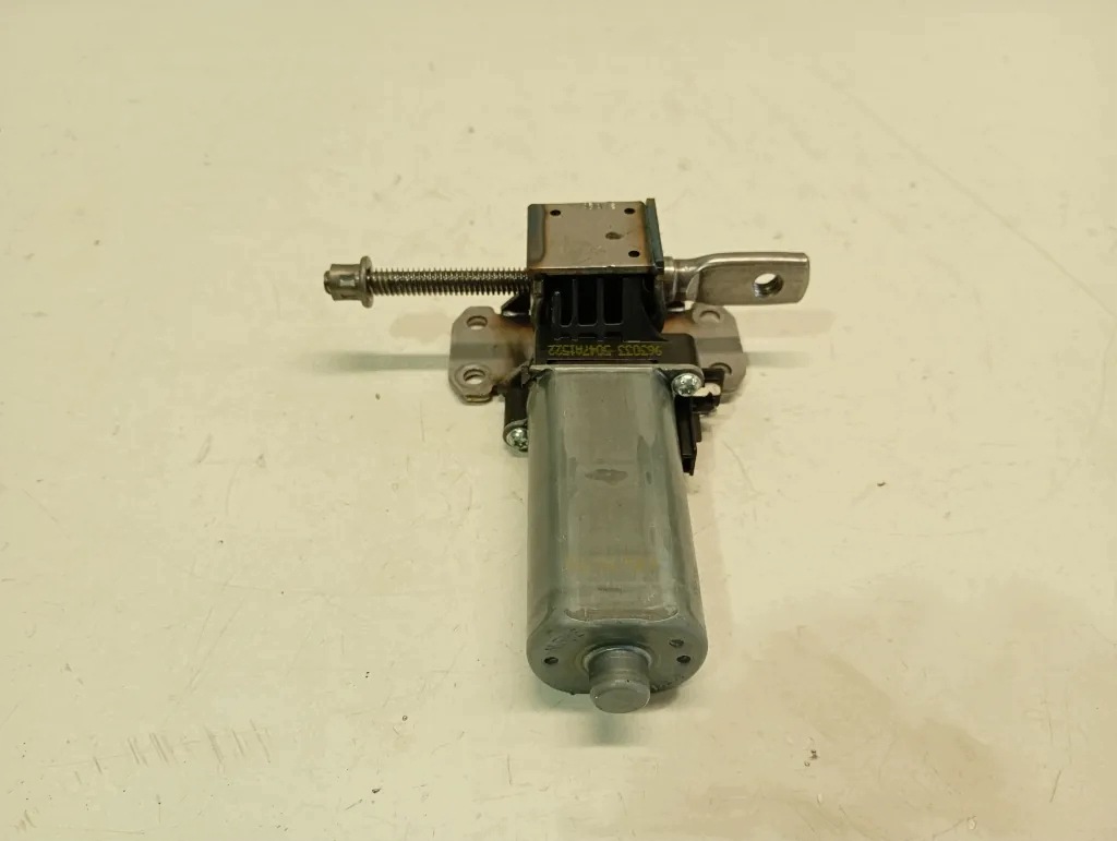 Stolmotor fram vänster AUDI A3 8V 988582106 2017 image 4