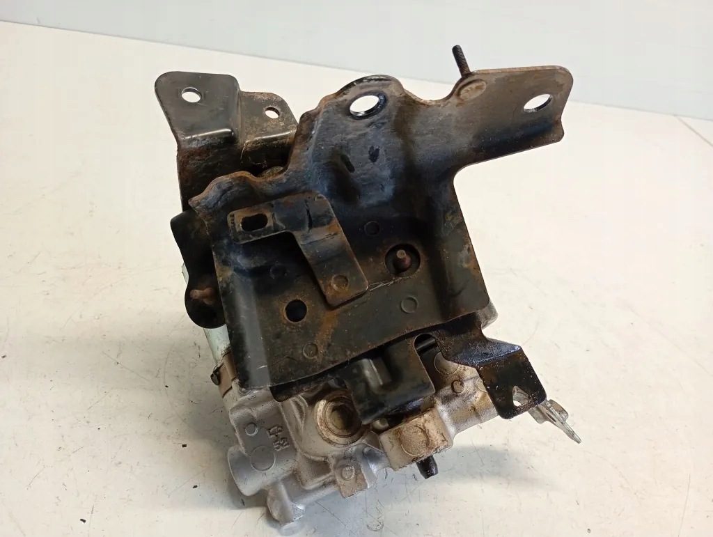 Toyota Auris II HB 1.8 Hybrid ABS-pump 47070-12010