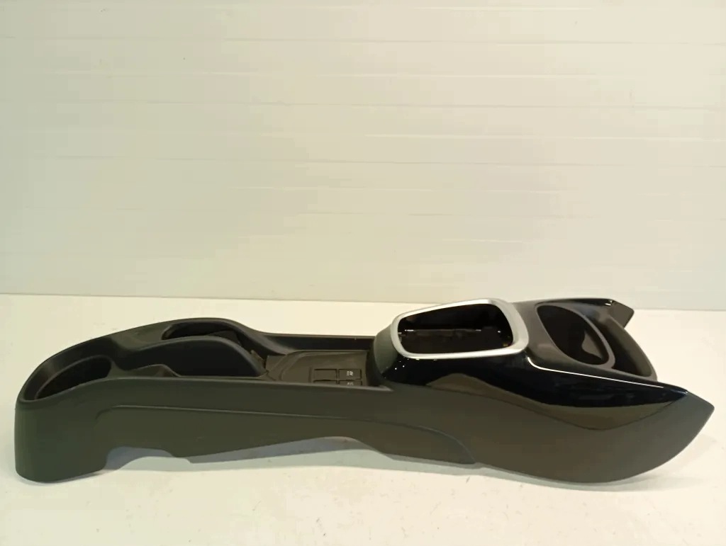 Armrest TOYOTA YARIS (_P13_) 589100D290 1.5L 2016