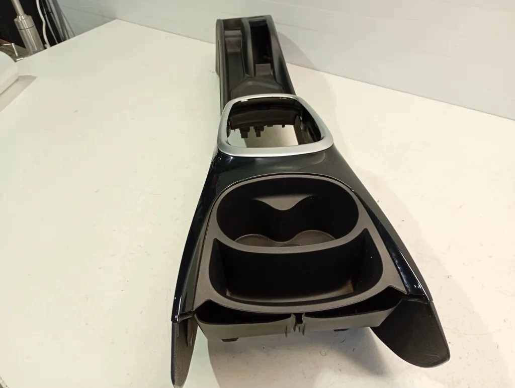 Reposabrazos Toyota Yaris 2016 589100D290 image 5