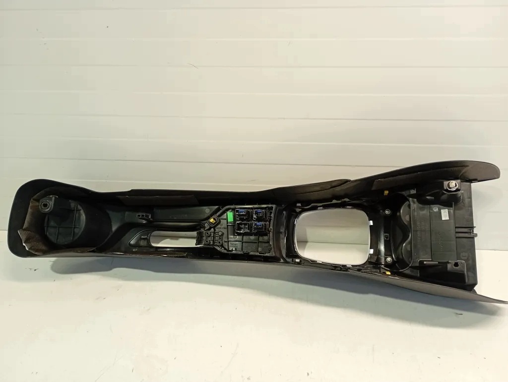 Reposabrazos Toyota Yaris 2016 589100D290 image 8