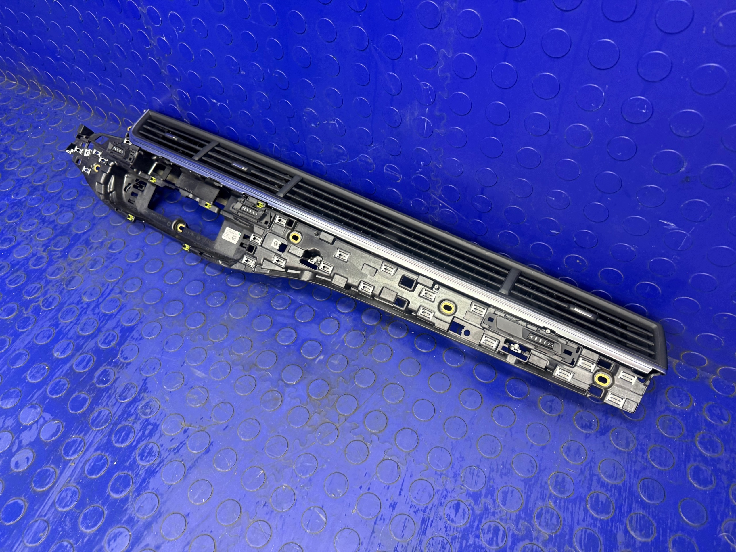 Grille de ventilation Audi Q7 4M 4M0820902M image 4