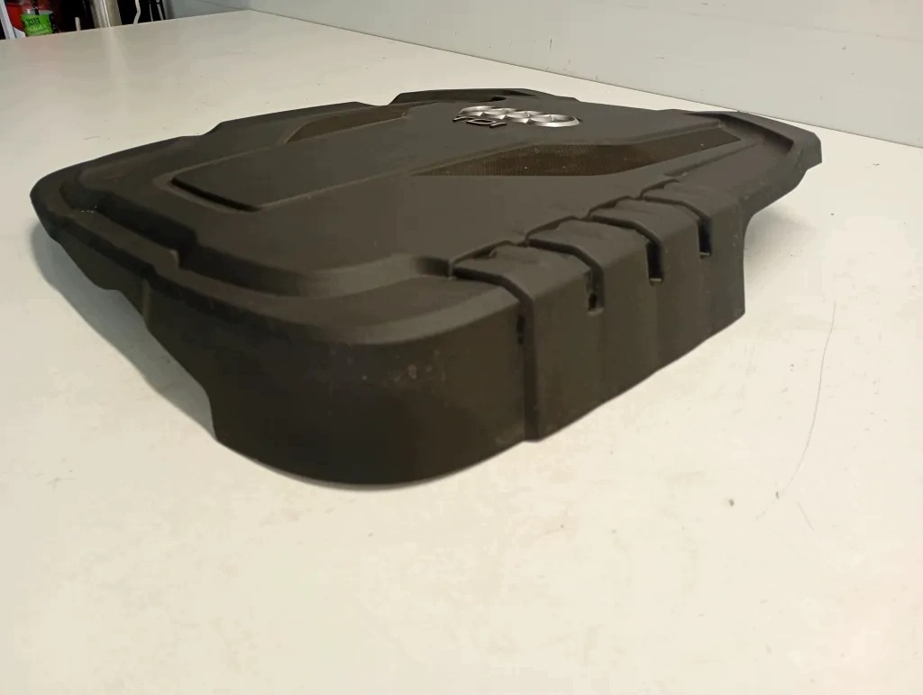 Cache moteur supérieur Audi A4 B8 2.0 TDI 04L108925D image 5