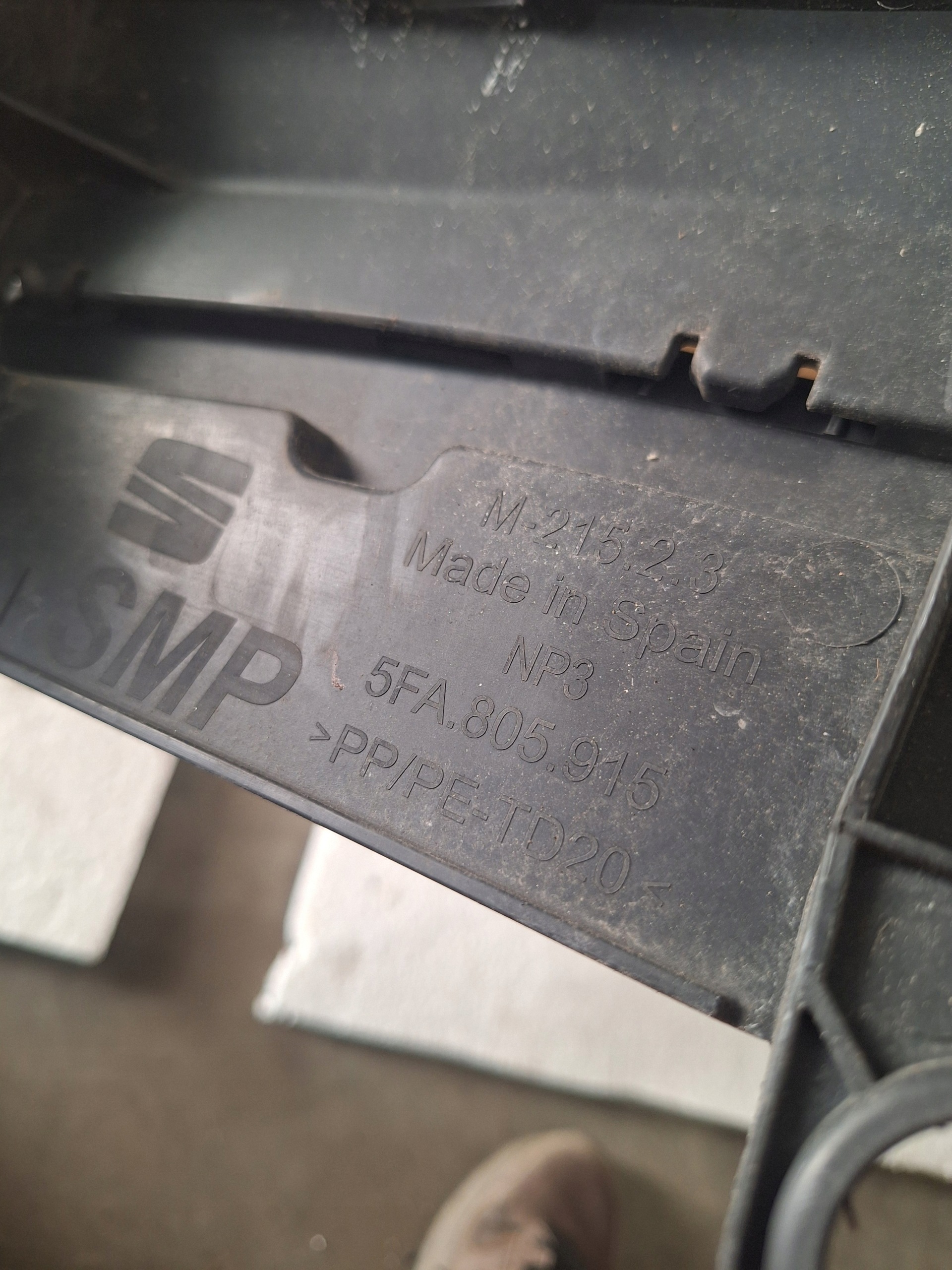Cupra Leon IV Kühlergrillabdeckung vorne 5FA805915 image 3