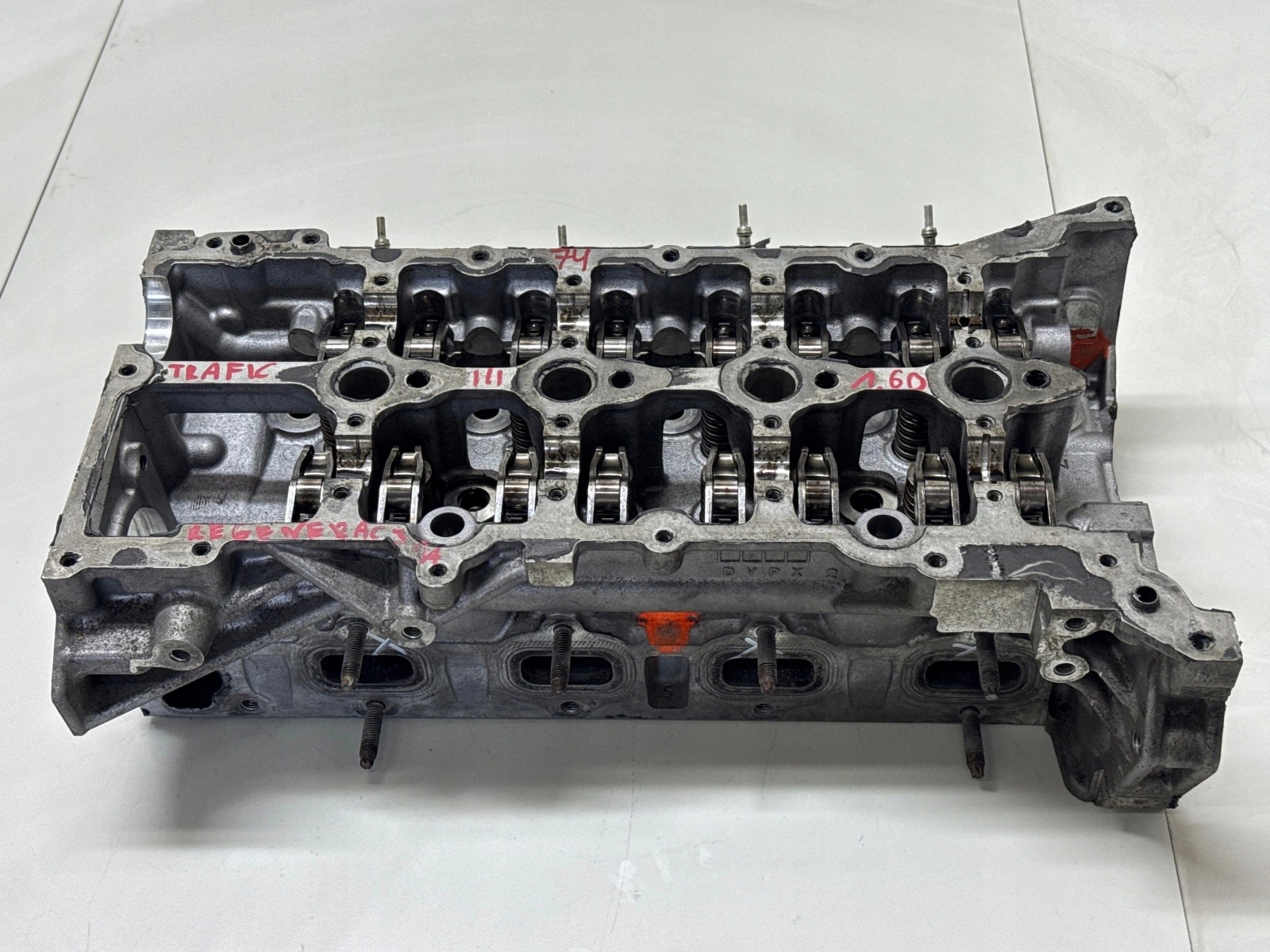 Trafic Vivaro III 1.6 Sylinterikansi 110422959R