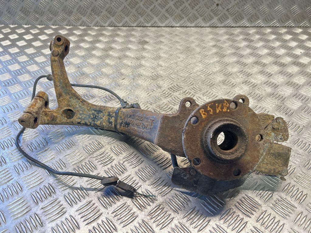 VW Passat B5 Variant Querlenker links 8D0407253 image 2