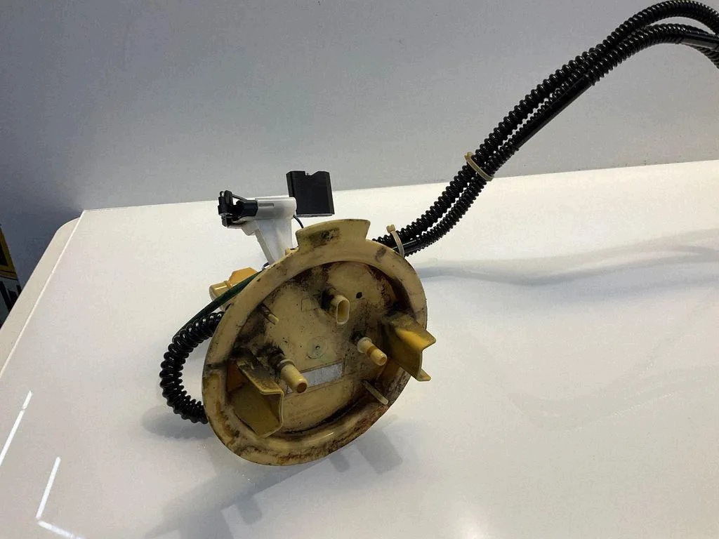Bomba de Combustível Mercedes-Benz E W212 8210006000
