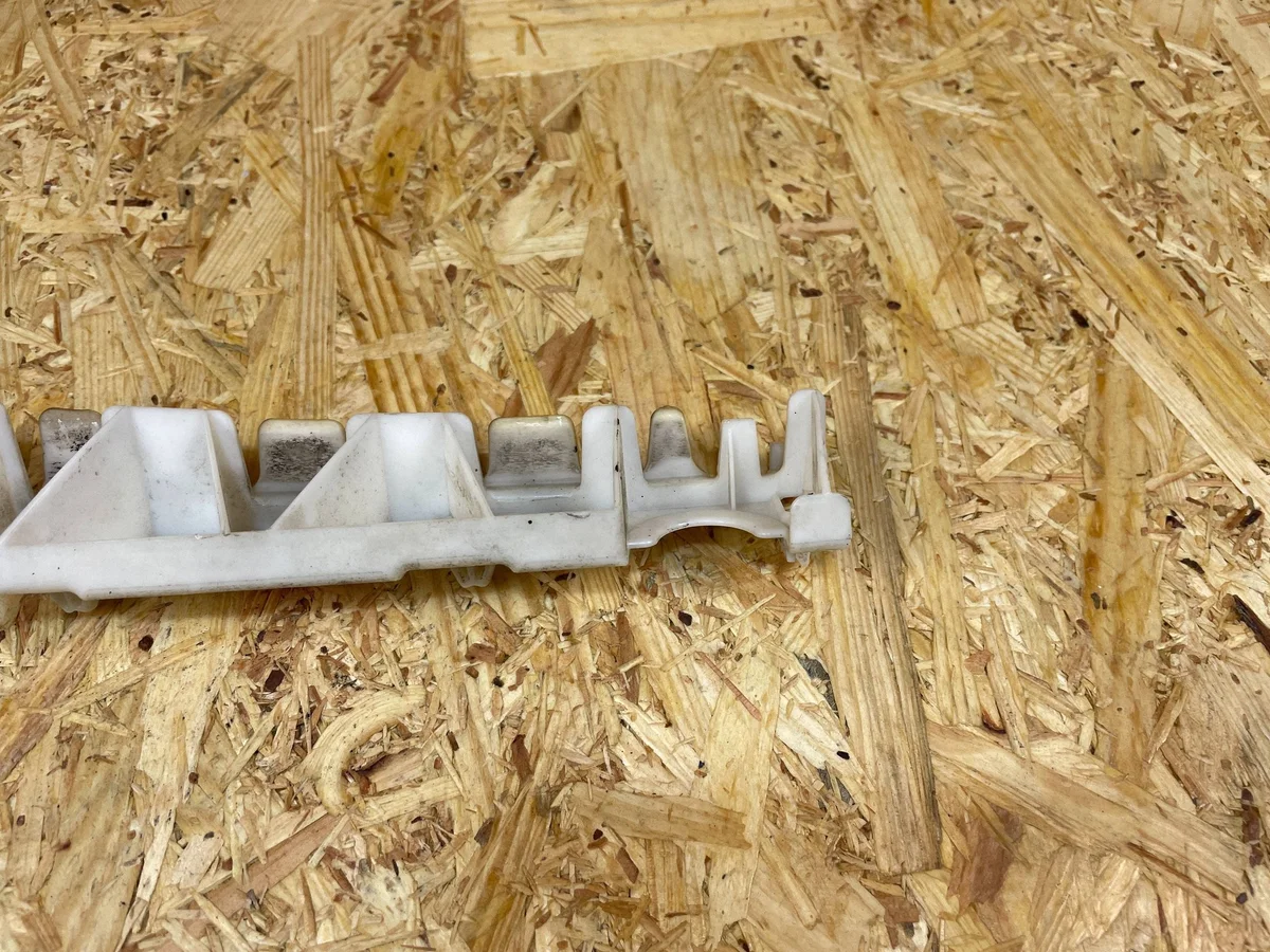 Support aile avant gauche Mercedes W207 A2076980027 image 9