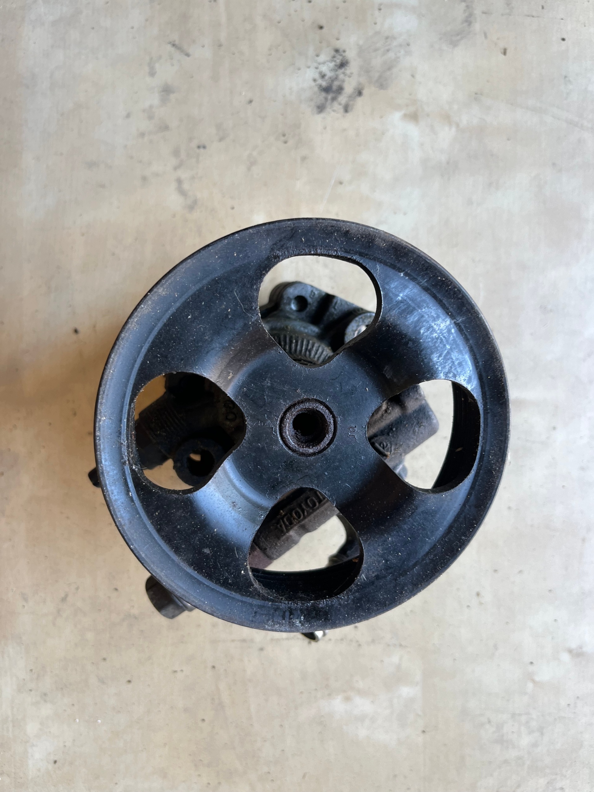 Ohjaustehostimen pumppu Lexus RX350 44310-48080