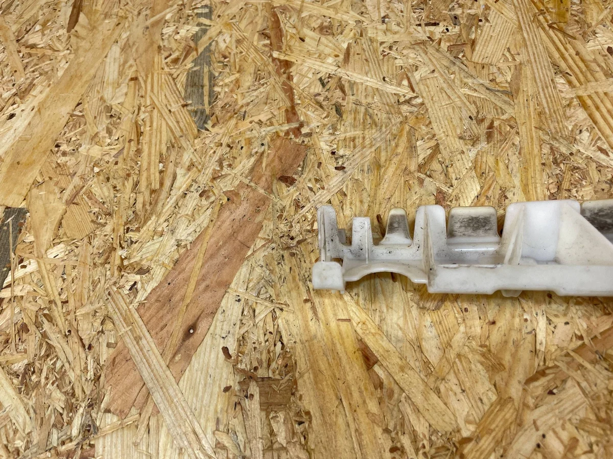 Halter Kotflügel Schweller vorne rechts Mercedes W207 A2076980127 thumbnail 8