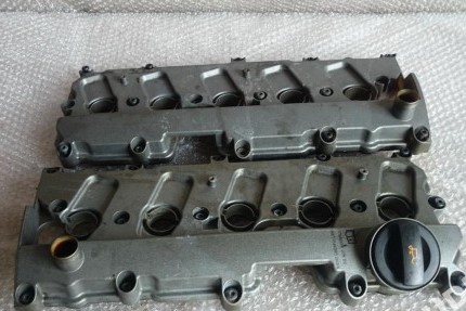 Couvre-culasse Audi S6 C6 S8 D3 5.2 FSI 07L103472D